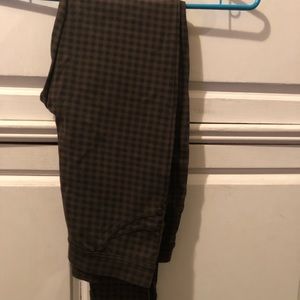 Womens bundle/lot of casual pants . Sizes are in pictures